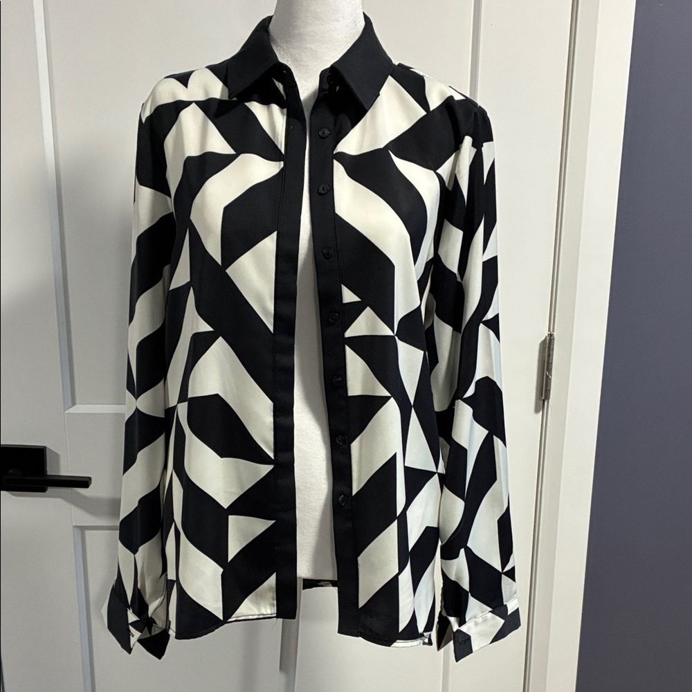 Chic Black and White Geometric Blouse